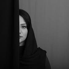 صلح در باداباد گیسویت خوش بخت تر است