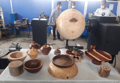 بزرگترین دستگاه خراطی پیشرفته خاورمیانه در نیشابور به بهره برداری رسید بزرگترین دستگاه خراطی پیشرفته خاورمیانه در نیشابور به بهره برداری رسید