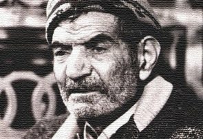 اصلاح بال باغچه با بیل میکنند اصلاح بال باغچه با بیل میکنند