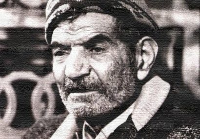 اصلاح بال باغچه با بیل میکنند اصلاح بال باغچه با بیل میکنند