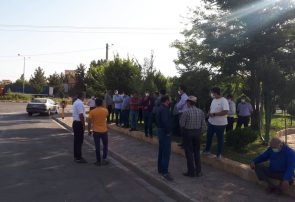 جمعی از فعالان صنعت ساختمان در مقابل فرمانداری نیشابور حضور یافتند جمعی از فعالان صنعت ساختمان در مقابل فرمانداری نیشابور حضور یافتند