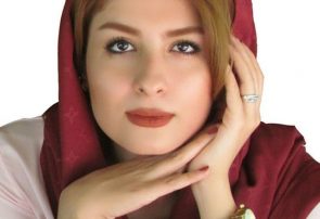 شاعر در زمان جاری است شاعر در زمان جاری است