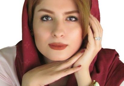 شاعر در زمان جاری است شاعر در زمان جاری است