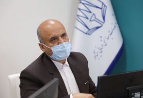 در مراسم آغاز سال تحصیلی بر خلاف میل باطنی شرکت کردم در مراسم آغاز سال تحصیلی بر خلاف میل باطنی شرکت کردم