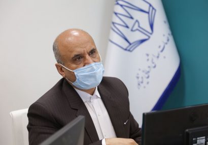 در مراسم آغاز سال تحصیلی بر خلاف میل باطنی شرکت کردم در مراسم آغاز سال تحصیلی بر خلاف میل باطنی شرکت کردم