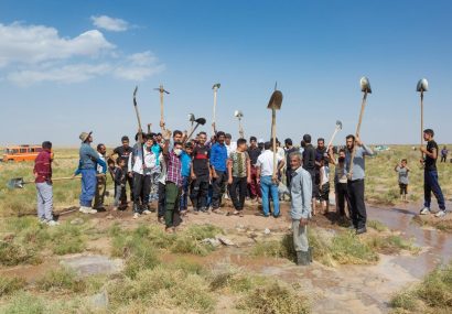 تجمع مردم روستای حسین آباد جنگل در اعتراض به مشکل کم‌آبی