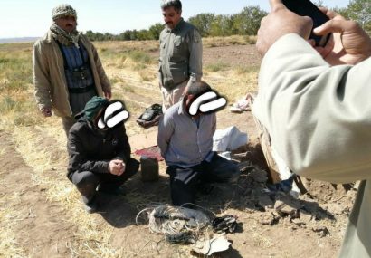 دستگيري صيادان غير مجاز پرنده هاي شكاري در حال انقراض دستگیری صیادان غیر مجاز پرنده های شکاری در حال انقراض