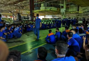 اعتصاب نیست؛ کارگران مشغول صرف چای هستند! اعتصاب نیست؛ کارگران مشغول صرف چای هستند!