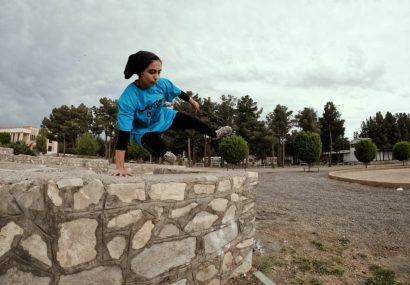 برخی میگویند دختر! این چه حرکاتی است انجام می دهی برخی میگویند دختر! این چه حرکاتی است انجام می دهی