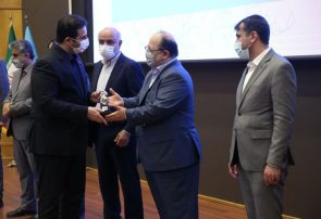 اعطای عنوان «بنگاه ممتاز اقتصادی درجهش تولید و سودآوری» به مجتمع فولاد خراسان اعطای عنوان «بنگاه ممتاز اقتصادی درجهش تولید و سودآوری» به مجتمع فولاد خراسان