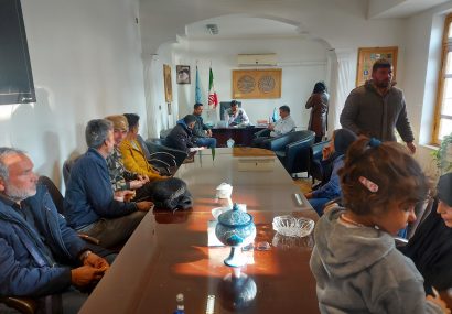 تجمع ساکنان شهرکهنه در اداره میراث فرهنگی نیشابور تجمع ساکنان شهرکهنه در اداره میراث فرهنگی نیشابور