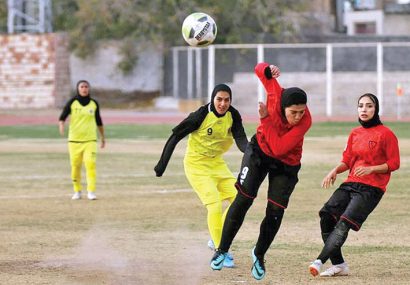 تنها نماینده تاریخ استان در لیگ برتر فوتبال بانوان به لیگ دو تبعید شد تنها نماینده تاریخ استان در لیگ برتر فوتبال بانوان به لیگ دو تبعید شد