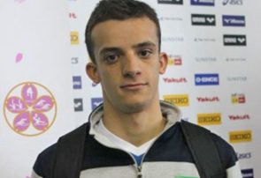 در نیشابور اجازه ورود به استخر هم به من نمیدهند در نیشابور اجازه ورود به استخر هم به من نمیدهند