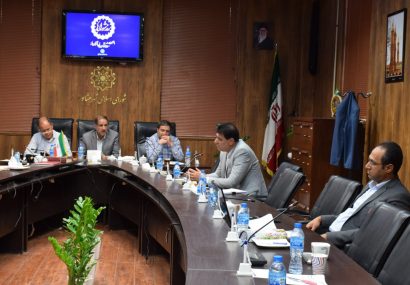 کارت قرمز رئیس کمیسیون فرهنگی به رئیس شورا کارت قرمز رئیس کمیسیون فرهنگی به رئیس شورا