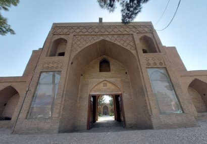 چشم نیشابور به ریاض برای ثبت جهانی کاروانسراهای شاه عباسی و قدمگاه چشم نیشابور به ریاض برای ثبت جهانی کاروانسراهای شاه عباسی و قدمگاه