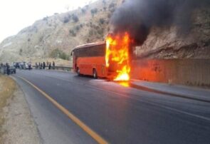 اتوبوس حامل بازیکنان تیم فوتسال ایران خودرو خراسان در آتش سوخت اتوبوس حامل بازیکنان تیم فوتسال ایران خودرو خراسان در آتش سوخت