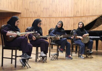 رشته موسیقی دختران در نیشابور در آستانه انحلال قرار گرفت رشته موسیقی دختران در نیشابور در آستانه انحلال قرار گرفت