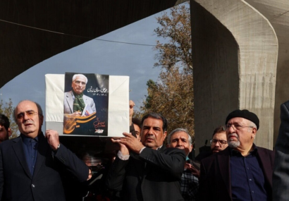 اسلامی ندوشن در آخرین روزهای حیات: جهان و کار جهان جمله هیچ در هیچ است اسلامی ندوشن در آخرین روزهای حیات: جهان و کار جهان جمله هیچ در هیچ است