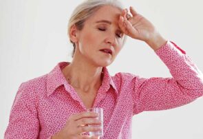 بررسی ارتباط رفتارهای ارتقاء دهنده سلامت با علائم یائسگی در زنان یائسه شهر نیشابور بررسی ارتباط رفتارهای ارتقاء دهنده سلامت با علائم یائسگی در زنان یائسه شهر نیشابور