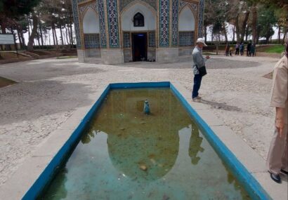 تعطیلی خیام و عطار در روز 13 فروردین بر خلاف اعلام وزارت کشور تعطیلی خیام و عطار در روز ۱۳ فروردین بر خلاف اعلام وزارت کشور