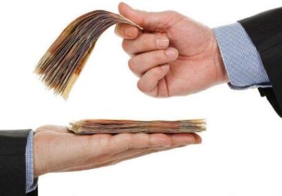 سوگندنامه های مقدسی که داخل کشو میزها جا خوش می کنند سوگندنامه های مقدسی که داخل کشو میزها جا خوش می کنند