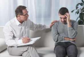 آدم های سالم سراغ مشاور می روند نه بیماران روانی! آدم های سالم سراغ مشاور می روند نه بیماران روانی!