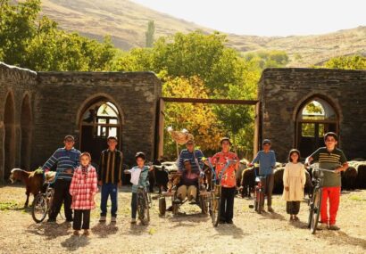 نگاهی به فیلم باغ کیانوش نگاهی به فیلم باغ کیانوش