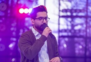 خواننده جوانی که از نیشابور تا «صداتو» با صداقت، صدا و سنتور مسیرش را ساخت خواننده جوانی که از نیشابور تا «صداتو» با صداقت، صدا و سنتور مسیرش را ساخت