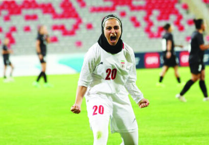 صعود تیم ملی فوتبال زنان ایران با گل طلایی سارا دیدار ستاره نیشابوری صعود تیم ملی فوتبال زنان ایران با گل طلایی سارا دیدار ستاره نیشابوری