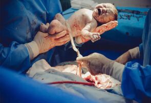 روایت زنان نیشابور از دو راهی زایمان طبیعی و سزارین روایت زنان نیشابور از دو راهی زایمان طبیعی و سزارین