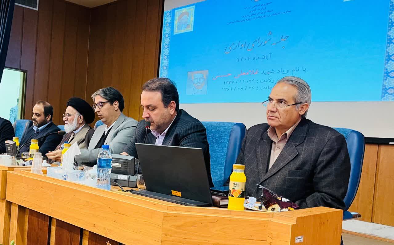 نیمی از اراضی نیشابور متعلق به آستان قدس است اما دریغ از یک آجر که آستان قدس در این شهر گذاشته باشد