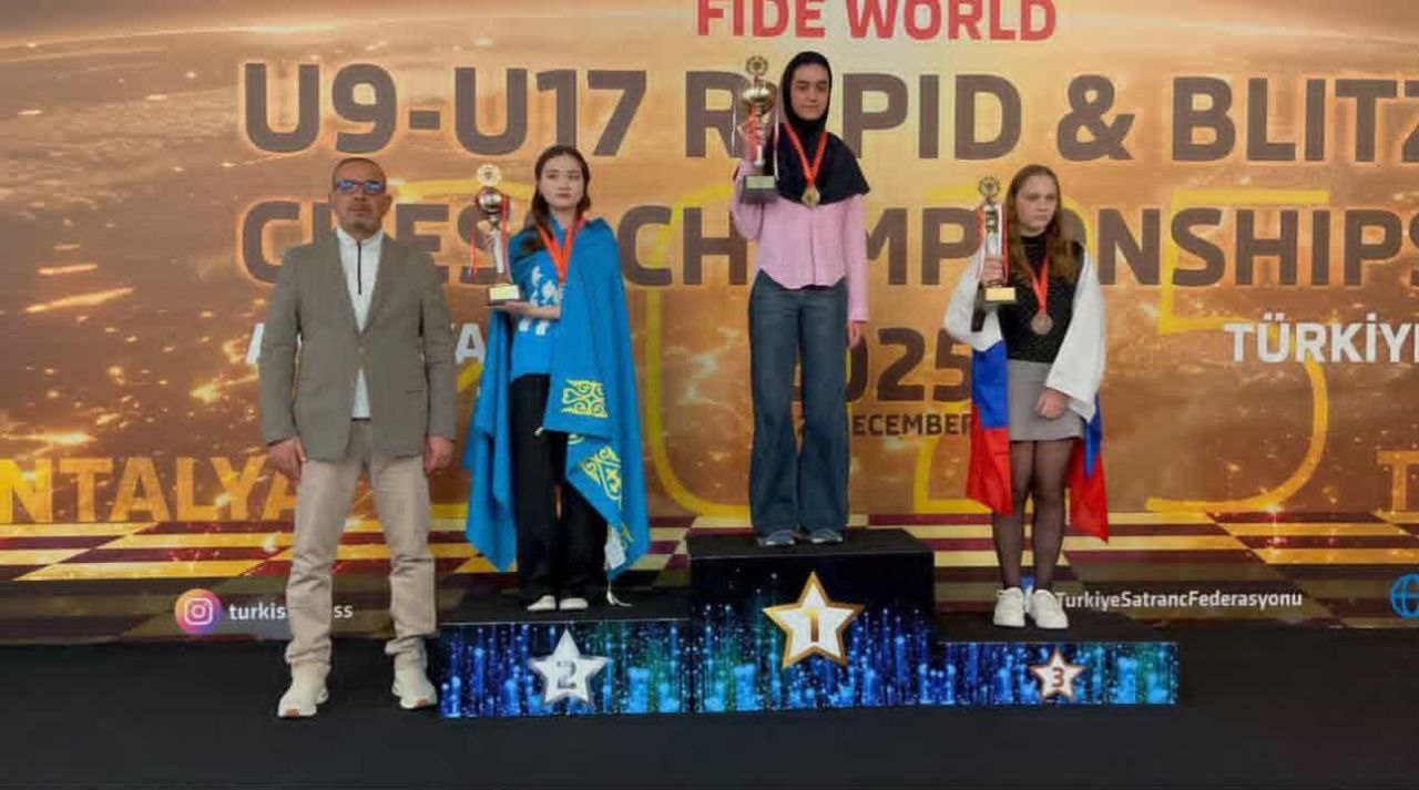 دختر نیشابوری قهرمان بلیتس شطرنج جهان در رده سنی زیر ۱۵ سال دختران شد